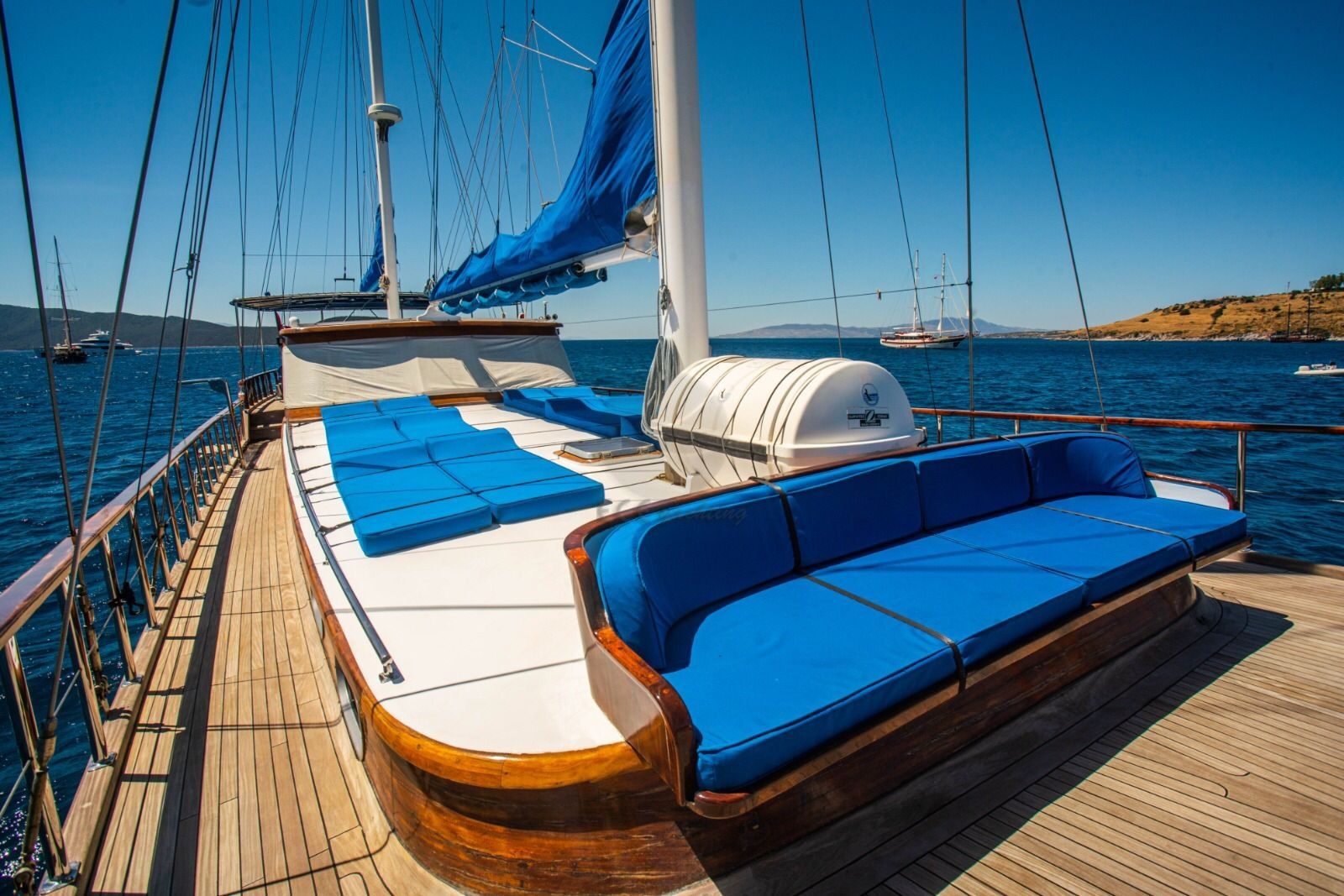 Tutta Yacht 1